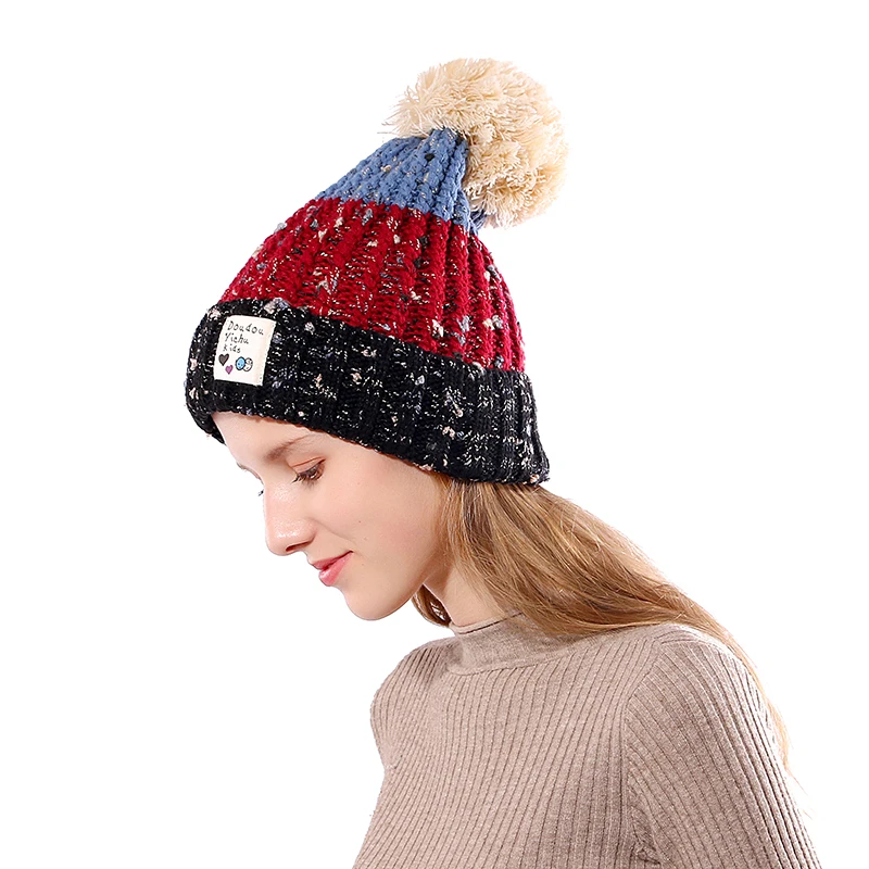 Nye Kvinder er Vinter Hat Tre Farve Patchwork Pompoms Strikkede Hat Piger Varm Pels Hat Huer Til Kvinder Mode Kvindelige Beanie
